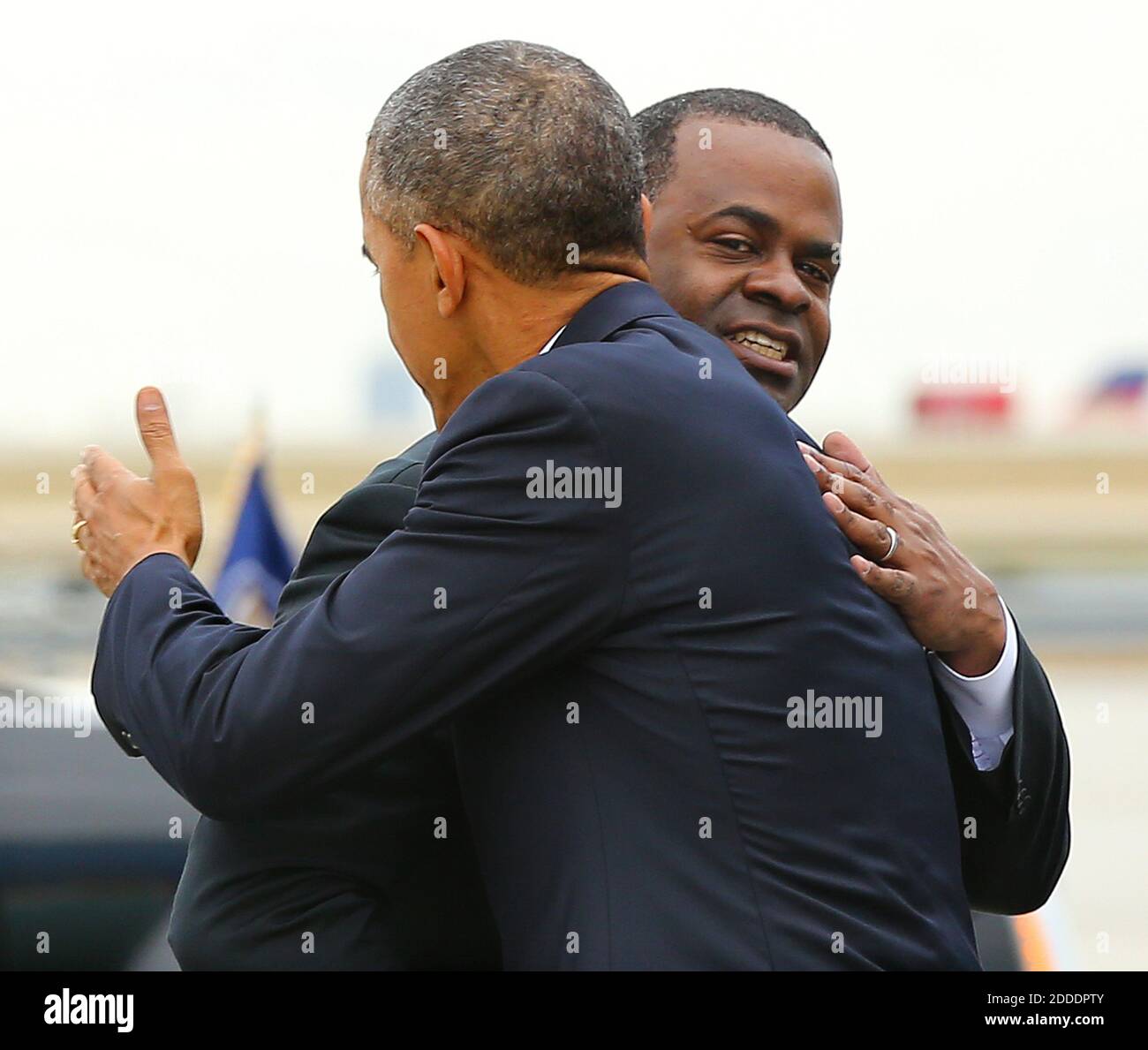 NO FILM, NO VIDEO, NO TV, NO DOCUMENTARY - Mayor Kasim Reed hugs President Barack Obama as he arrives at the airport on Tuesday, March 10, 2015, in Atlanta, GA, USA. Photo by Curtis Compton/Atlanta Journal-Constitution/TNS/ABACAPRESS.COM Stock Photo