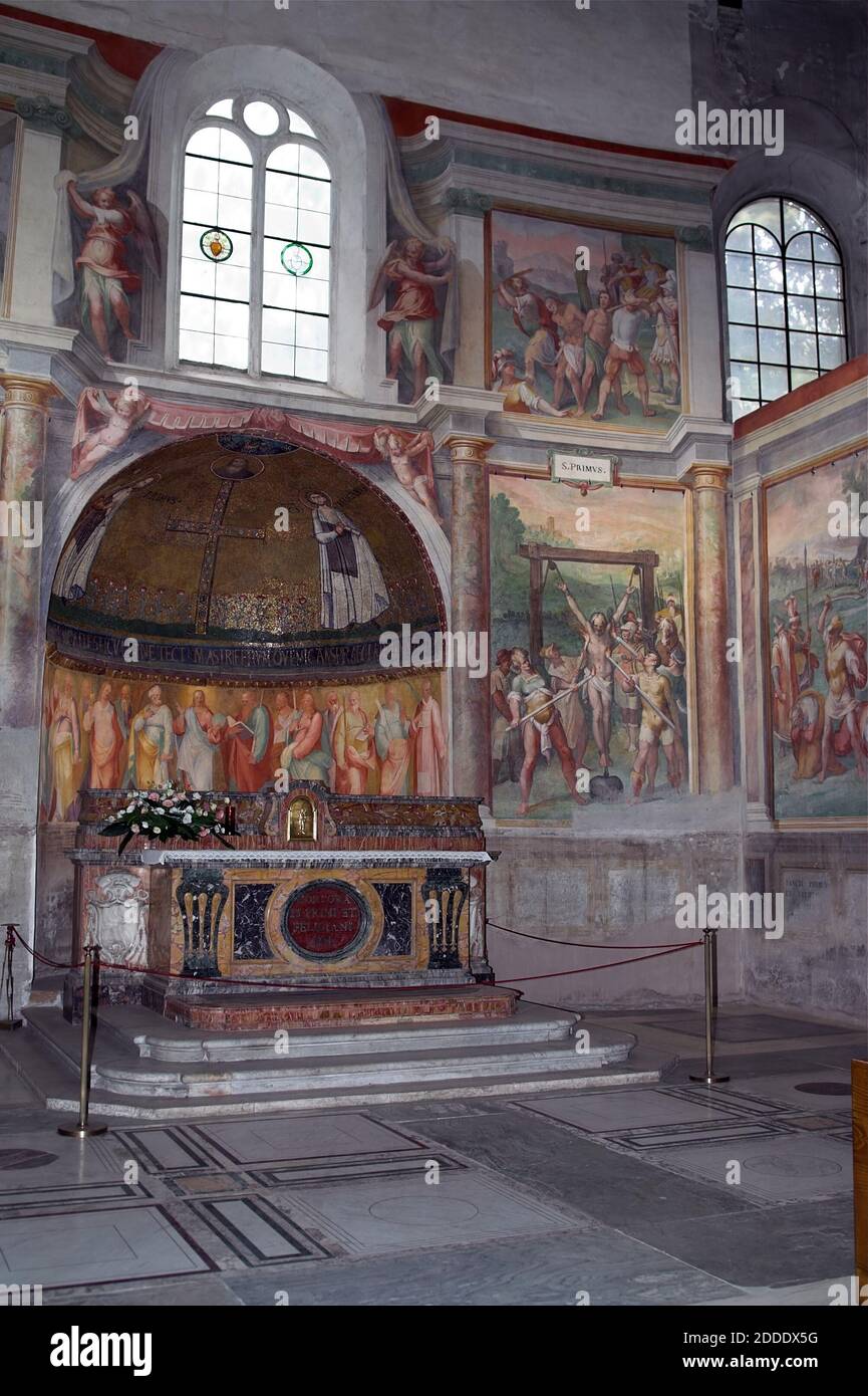 Roma, Rom, Italy, Italien; Santo Stefano al Monte Celio; Santo Stefano Rotondo; Basilica St. Stephen in the Round on the Celian Hill - interior Stock Photo