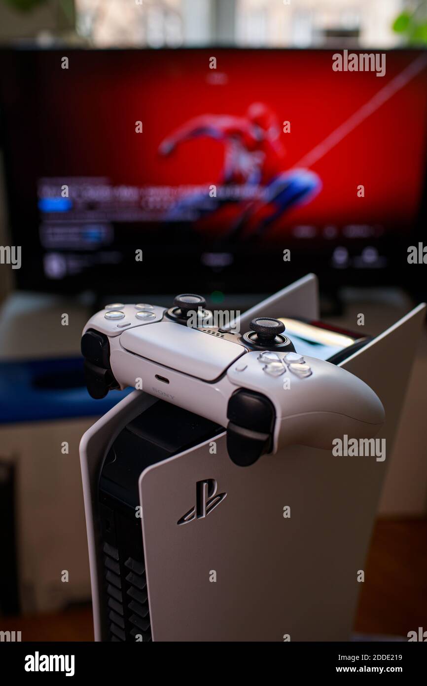 Ps5 controller hi-res stock photography and images - Alamy