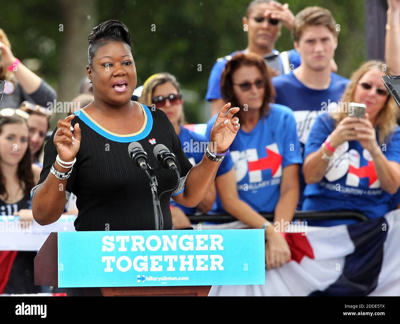 NO FILM, NO VIDEO, NO TV, NO DOCUMENTARY - Sybrina Fulton, mother of Trayvon Martin, introduces Democratic presidential candidate Hillary Clinton during a campaign rally at C.B. Smith Park in Pembroke Pines, FL, USA, on Saturday, November 5, 2016. Photo by Pedro Portal/El Nuevo Herald/TNS/ABACAPRESS.COM Stock Photo