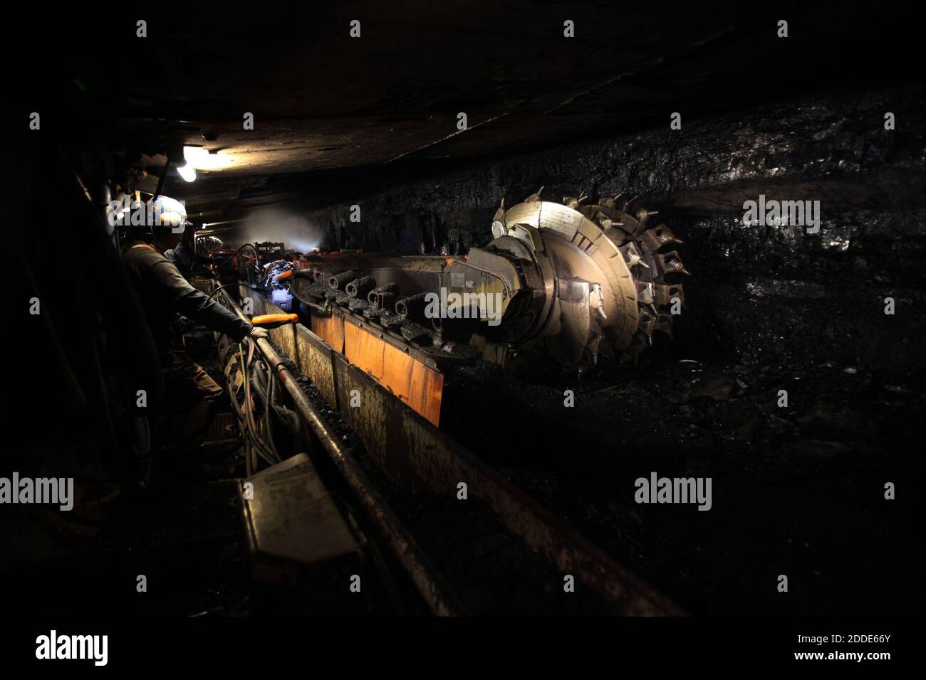 Coal cutting machine hires stock photography and images Alamy