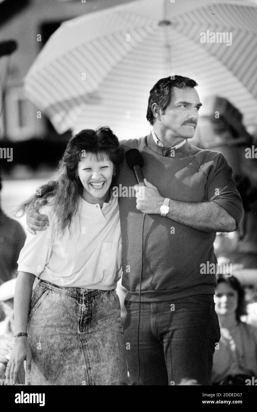 1970s family beach hi-res stock photography and images - Alamy