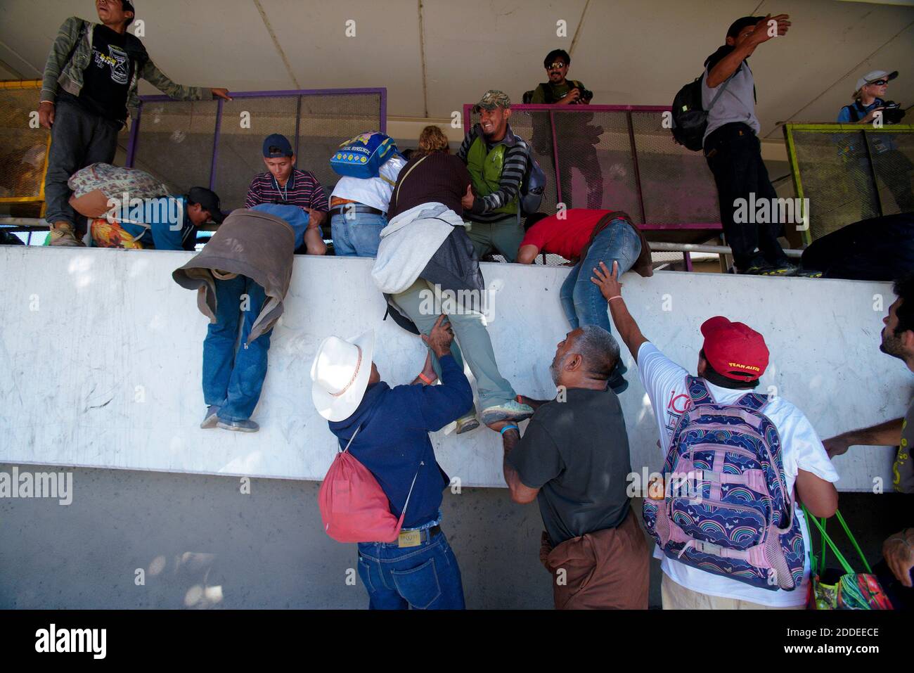 NO FILM, NO VIDEO, NO TV, NO DOCUMENTARY - Migrants with the Central American caravan breach police line set up by the Mexico Federal Police, then try to access the San Ysidro Port of Entry. Photo by Nelvin C. Cepeda/San Diego Union-Tribune/TNS/ABACAPRESS.COM Stock Photo