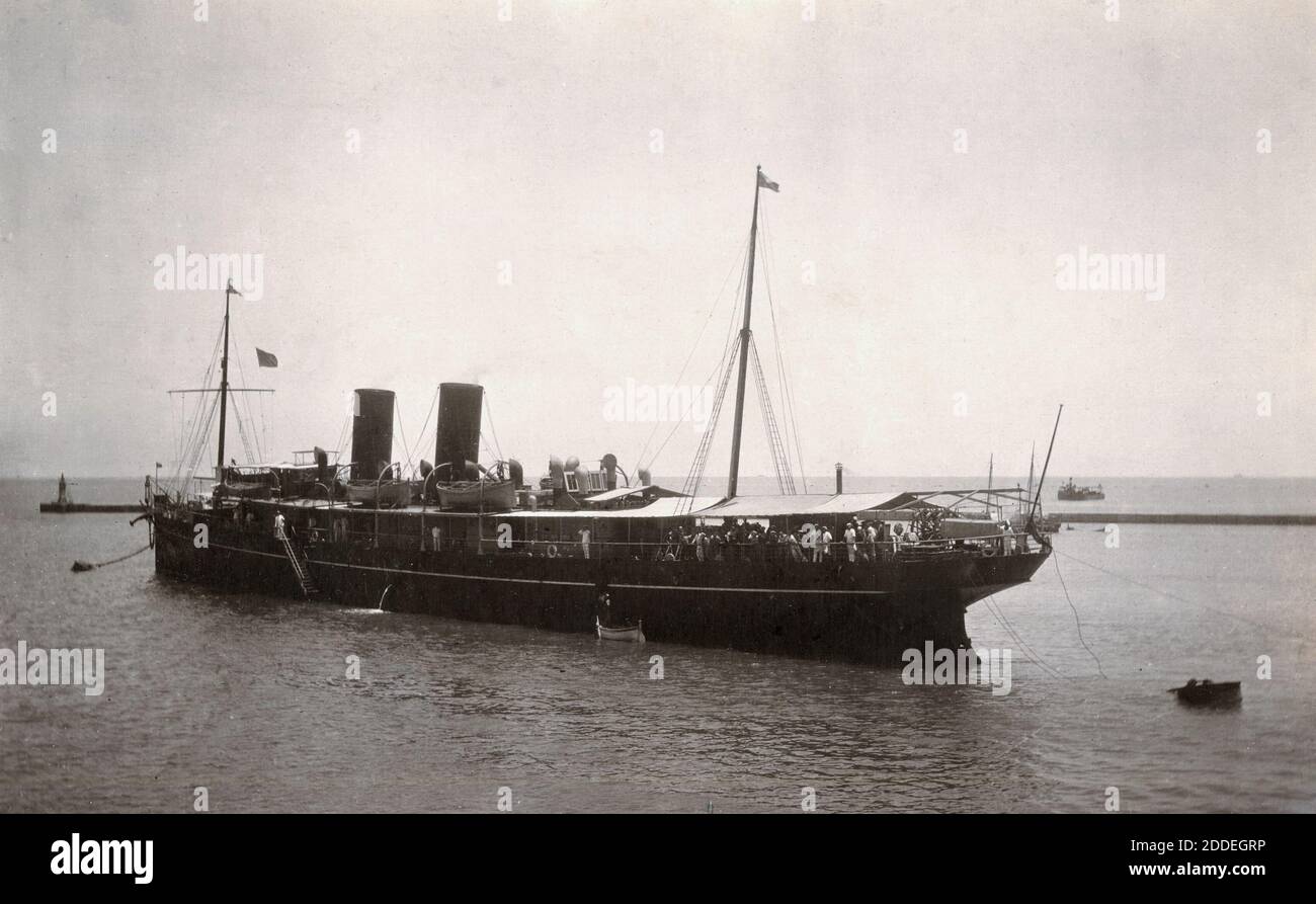 AJAXNETPHOTO. 1910. PORT SAID, EGYPT. - EXPRESS STEAMER - P&O PASSENGER MAIL SERVICE STEAMER OSIRIS (1898-1922) BUILT BY CAIRD & CO OF GREENOCK FOR THE BRINDISI TO EGYPT ROUTE; SCRAPPED FOLLOWING WAR SERVICE AS AN ARMED MERCHANT CRUISER AT WILLHELMSHAVEN, GERMANY, IN 1922. PHOTOGRAPHER:UNKNOWN © DIGITAL IMAGE COPYRIGHT AJAX VINTAGE PICTURE LIBRARY SOURCE: AJAX VINTAGE PICTURE LIBRARY COLLECTION REF:1910 5 Stock Photo