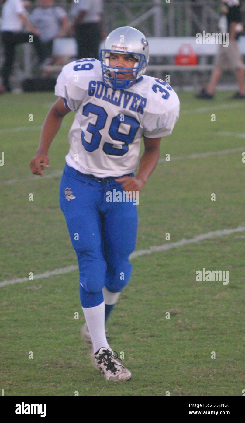 Plantation Fl 10 3 02 14 Year Old Justin Simpson 39 And Son Of Oj Simpson Playing Football Against American Heritage School Is A Fullback With The Gulliver Preps Raiders The Jv Football Team Plantation Fl 10 3 02 14 Year Old Justin Simpson 39 And Son Of Oj Simpson Playing Football Against American Heritage School Is A Fullback With The Gulliver Preps Raiders The Jv Football Team