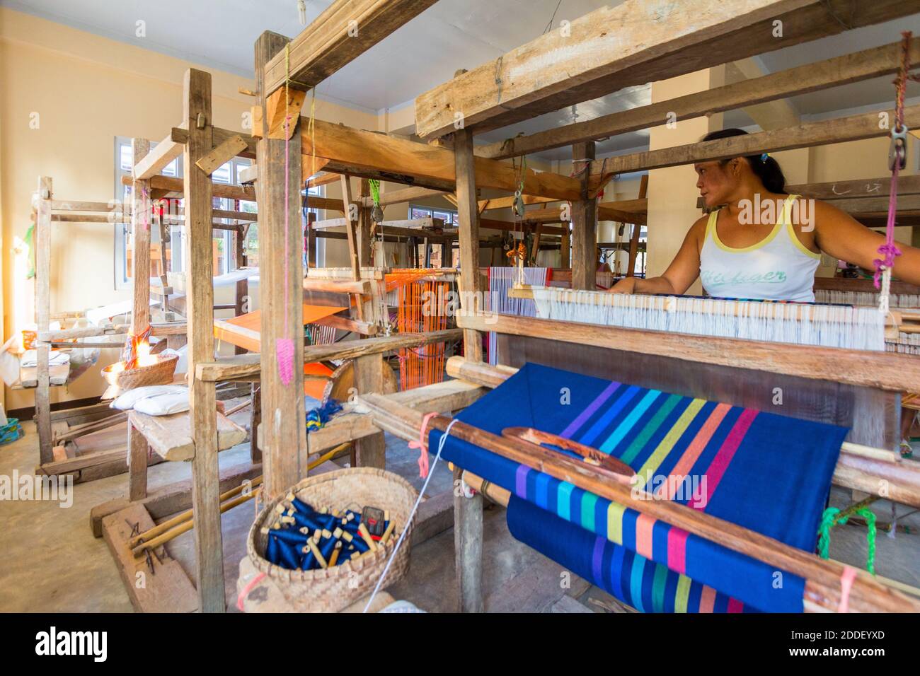 Traditional loom weaving in Abra, Philippines Stock Photo Alamy