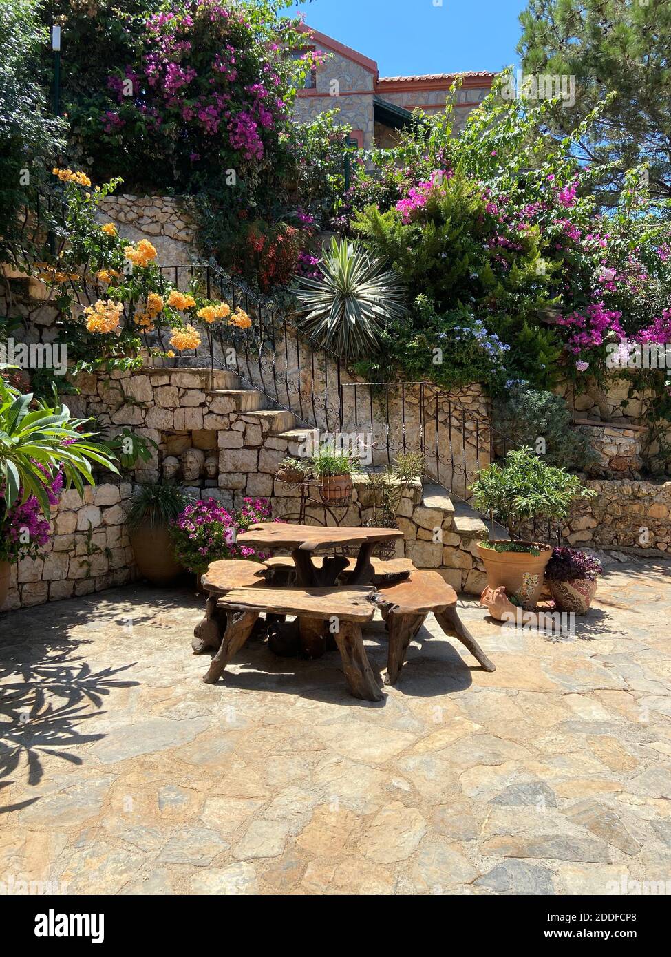 Secret garden aesthetic hi-res stock photography and images - Alamy