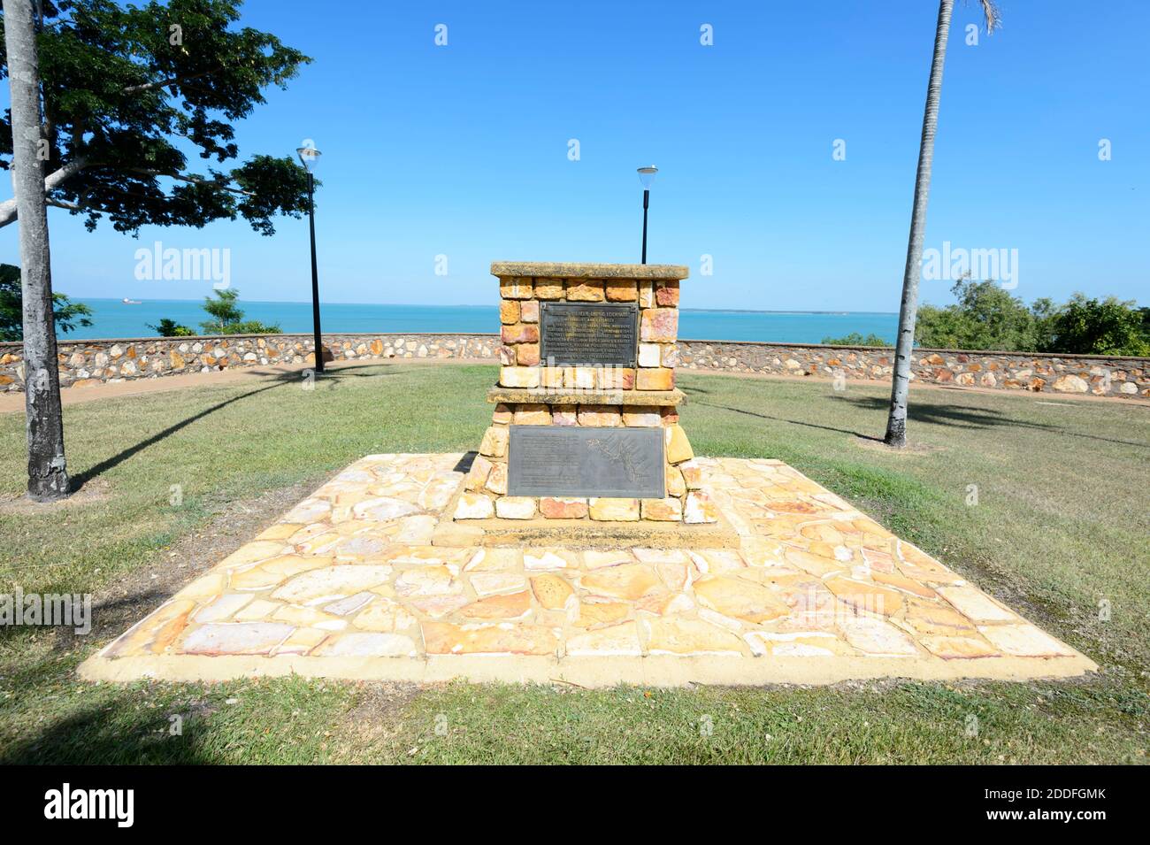 Darwin monument hires stock photography and images Alamy
