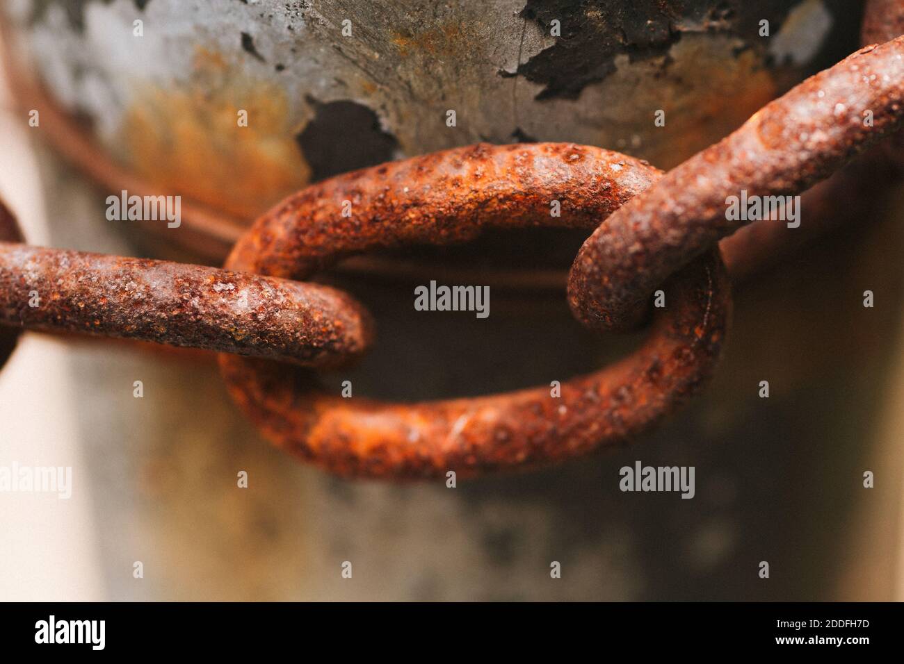 Rusty Connes Old rusty steel linked hi-res stock photography and images - Alamy