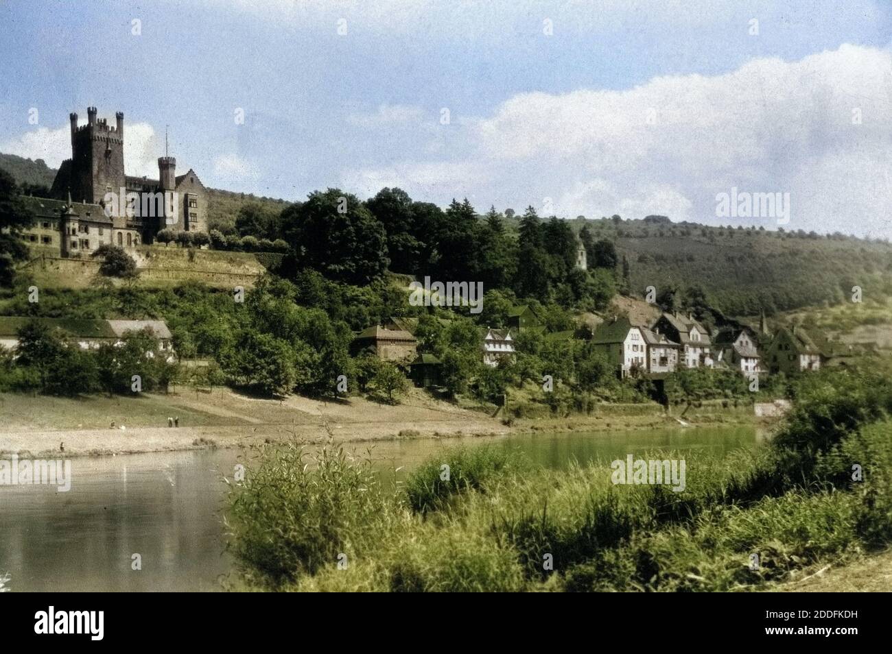 Ferienfahrt durch fränkische Städte in den 1920er Jahren, hier: in Neckarsteinach. Holiday trip through Franconian towns in the 1920s, here: in Neckarsteinach Stock Photo