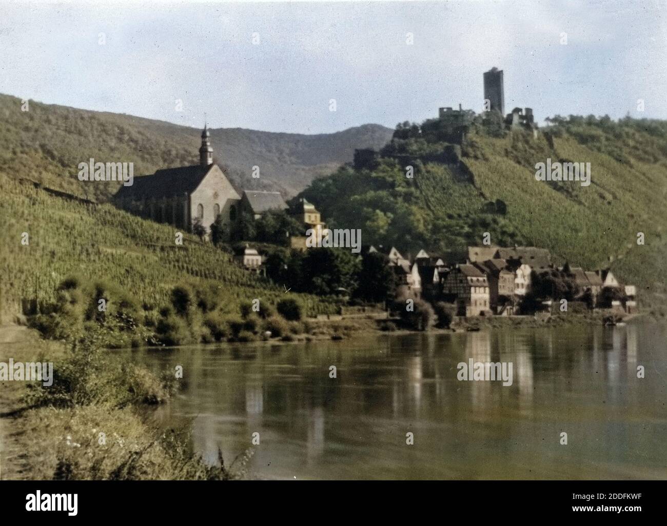 Blick auf die Ortschaft Beilstein an der Mosel, Deutschland 1930er Jahre. View to the village Beilstein on river Moselle, Germany 1930s. Stock Photo