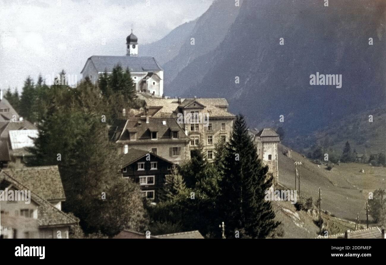 Die St. Gallus Kirche in Wassen im Reusstal im Kanton Uri, Schweiz 1930er Jahre. St. Gallus's church at Wassen in the valley of river Reuss in Uri canton, Switzerland 1930s. Stock Photo