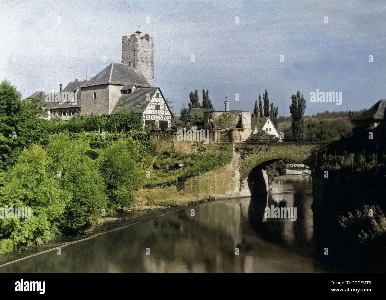 Die Grafenburg in Lauffen am Neckar, Deutschland 1930er Jahre. Grafenburg castle at Lauffen on river Neckar, Germany 1930s. Stock Photo