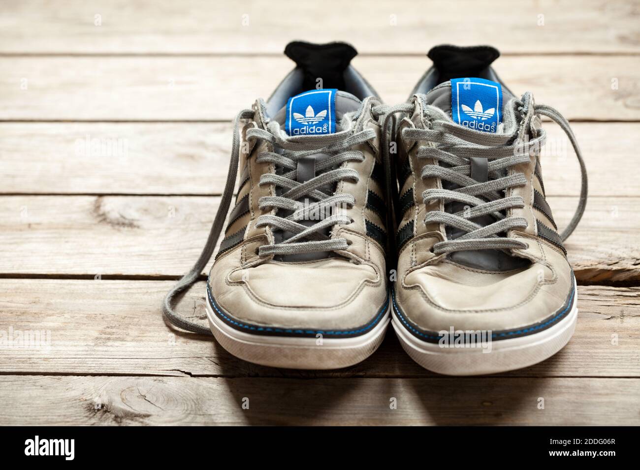 adidas superstar old version