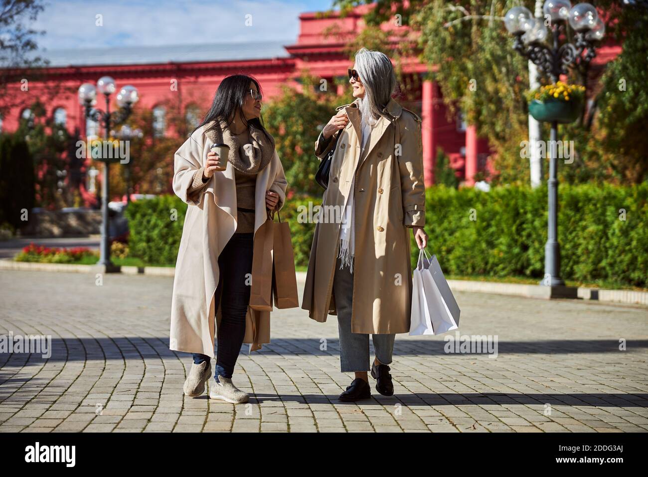 Beautiful women walking street hi-res stock photography and images - Alamy