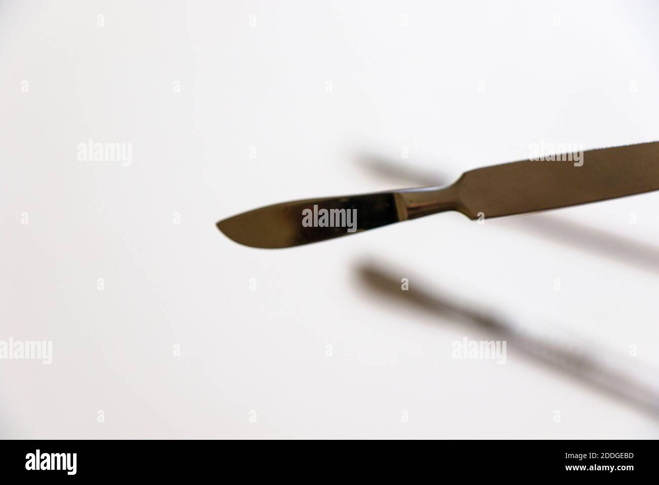 Surgeon knife hi-res stock photography and images - Alamy