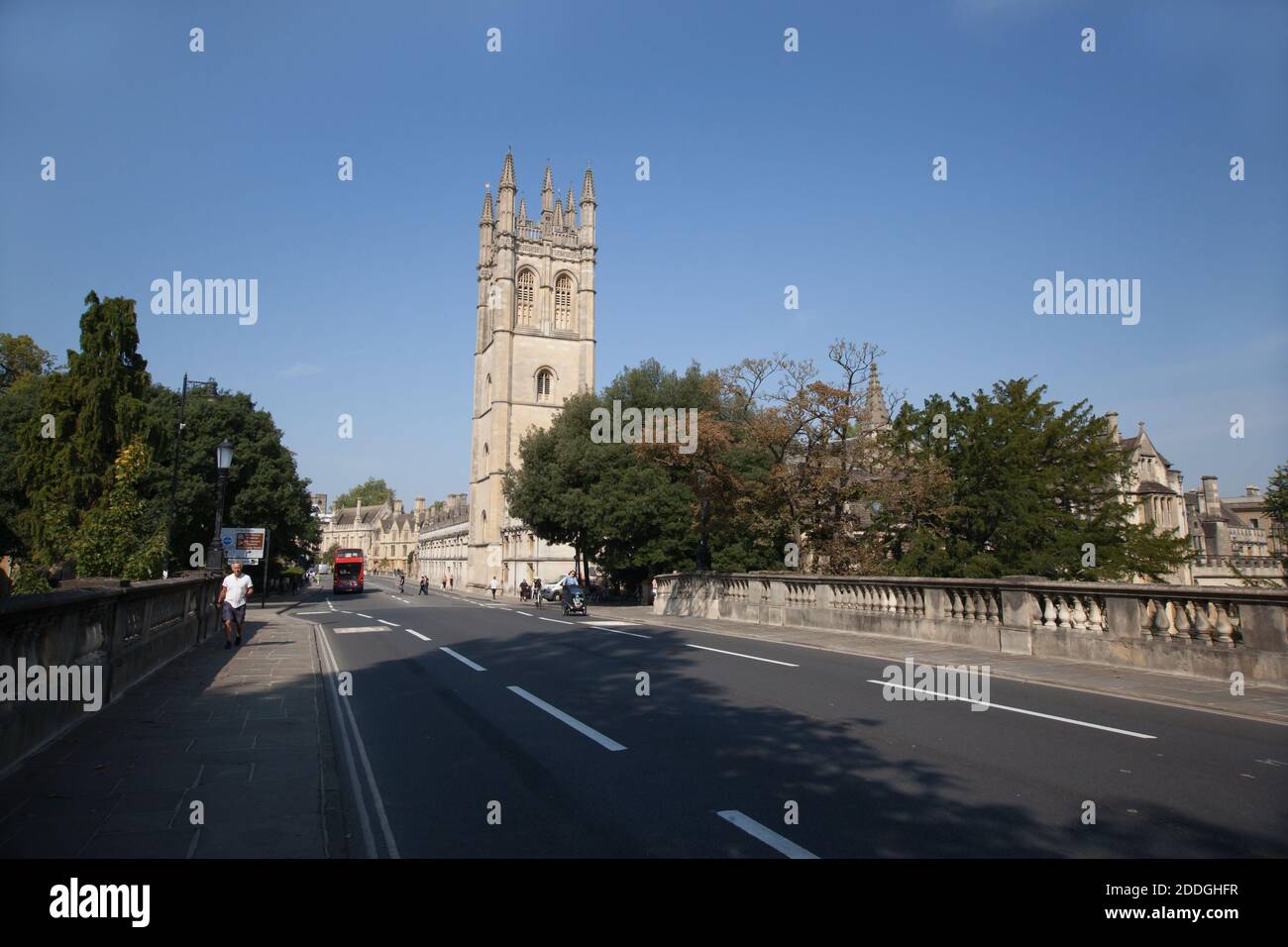 Magdalen Bridge with Magdalen College in Oxford in the UK, taken on the 15th of September 2020 Stock Photo