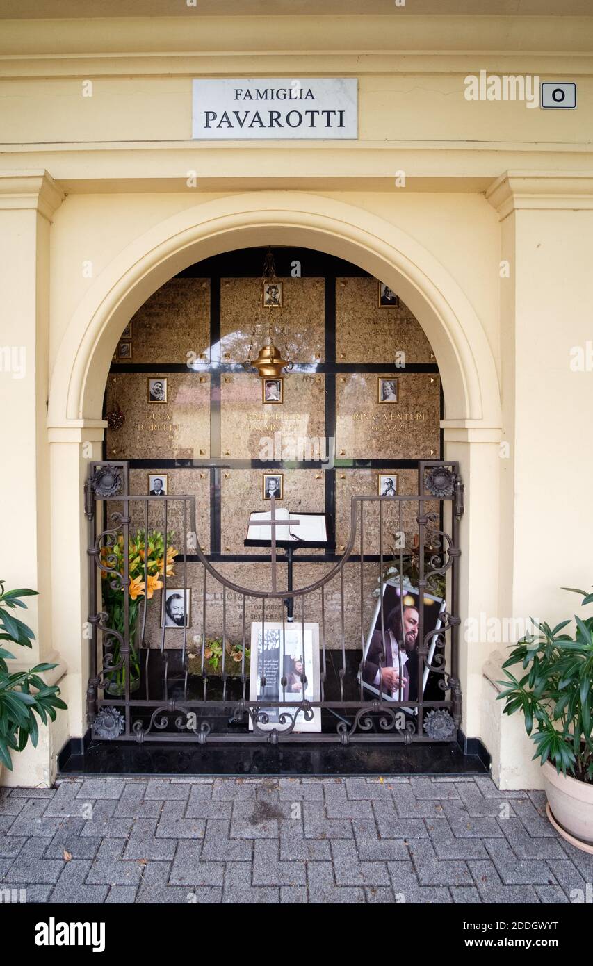 Tomb of Luciano Pavarotti and close family, Montale Rangone Cemetery, Modena, Emilia-Romagna, Italy Stock Photo