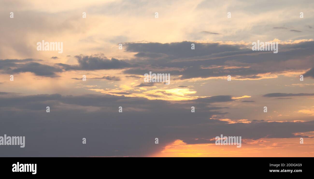 Dramatic sunset sky. Cloudy sky as a background Stock Photo - Alamy