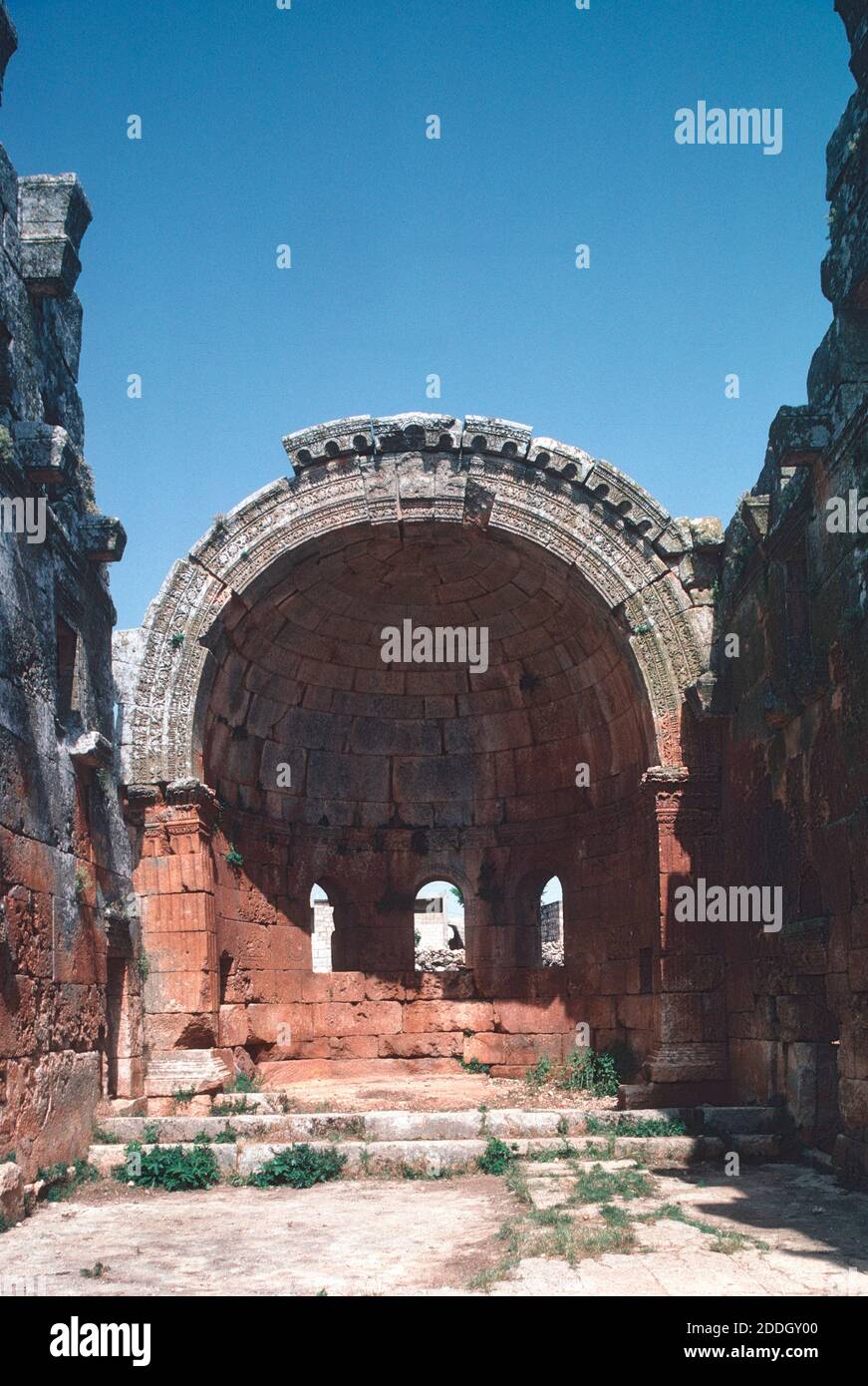 Qalb Loze basilica, nave and apse near Aleppo, Syria Stock Photo Alamy