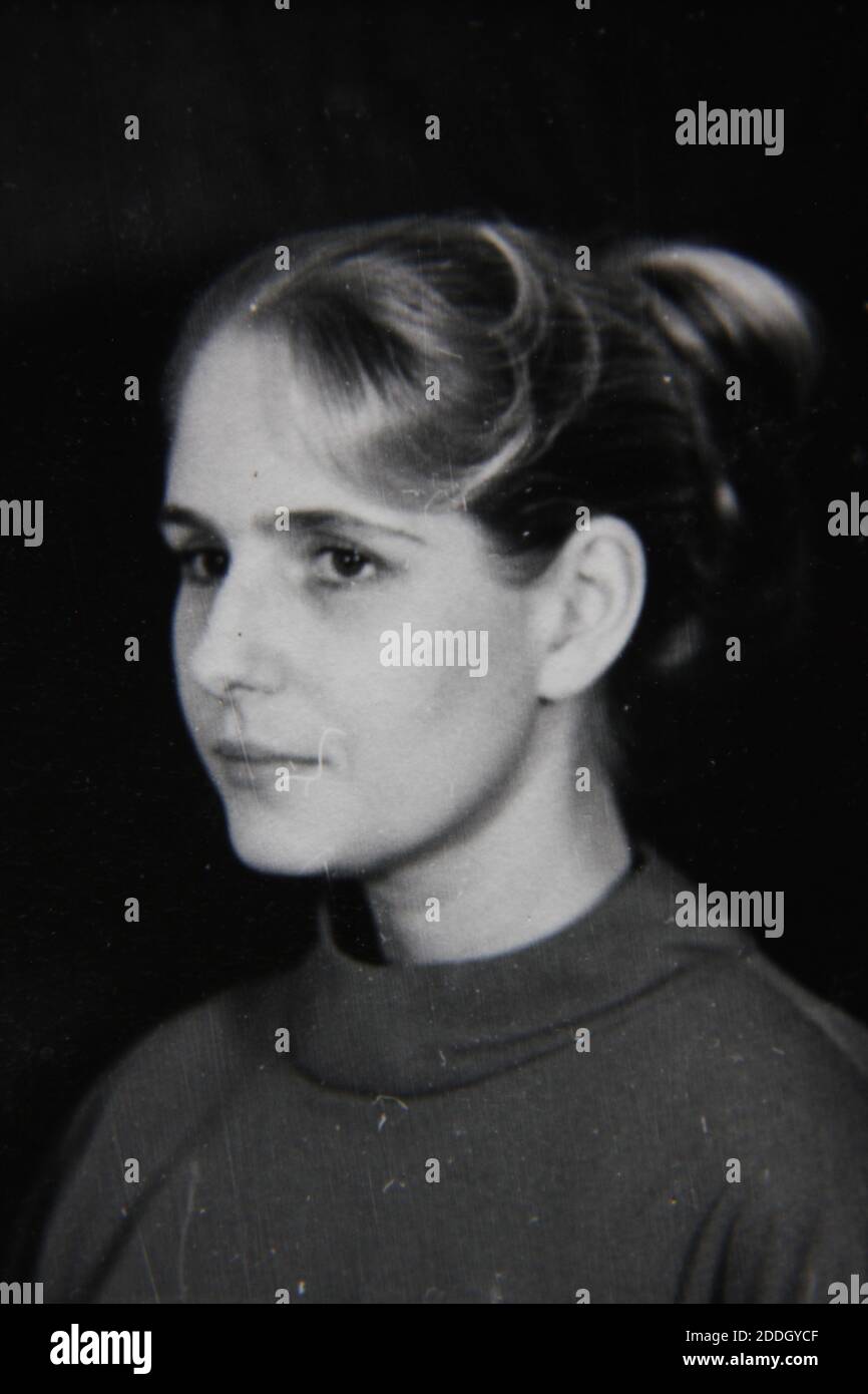 Fine 1970s vintage black and white photography of a head shot of a ...