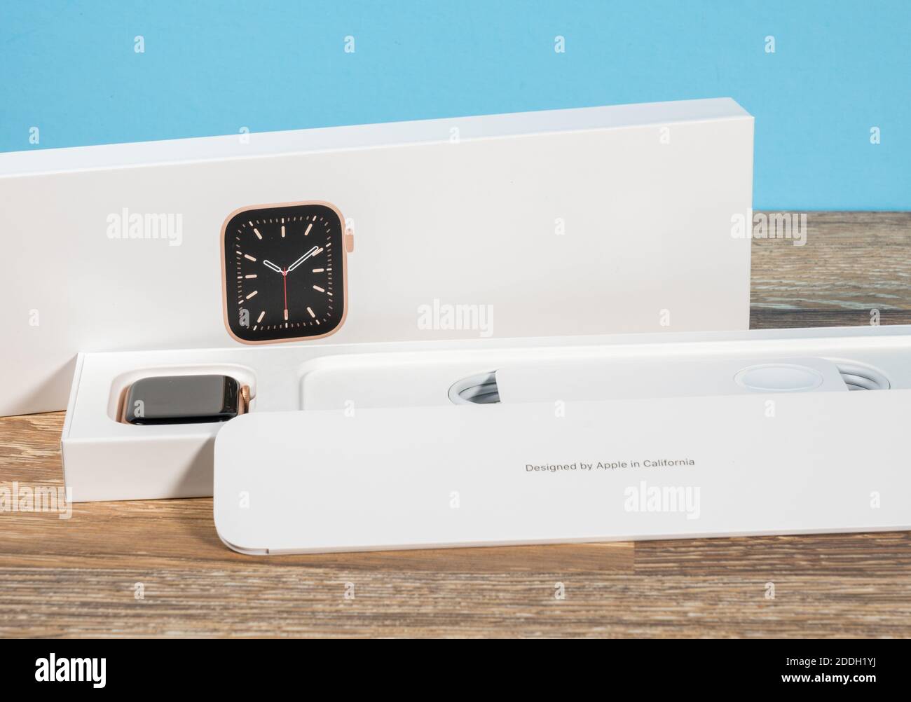 Morgantown, WV - 24 November 2020: Apple watch series six in shopping cart with gold wristband in front of the product box Stock Photo