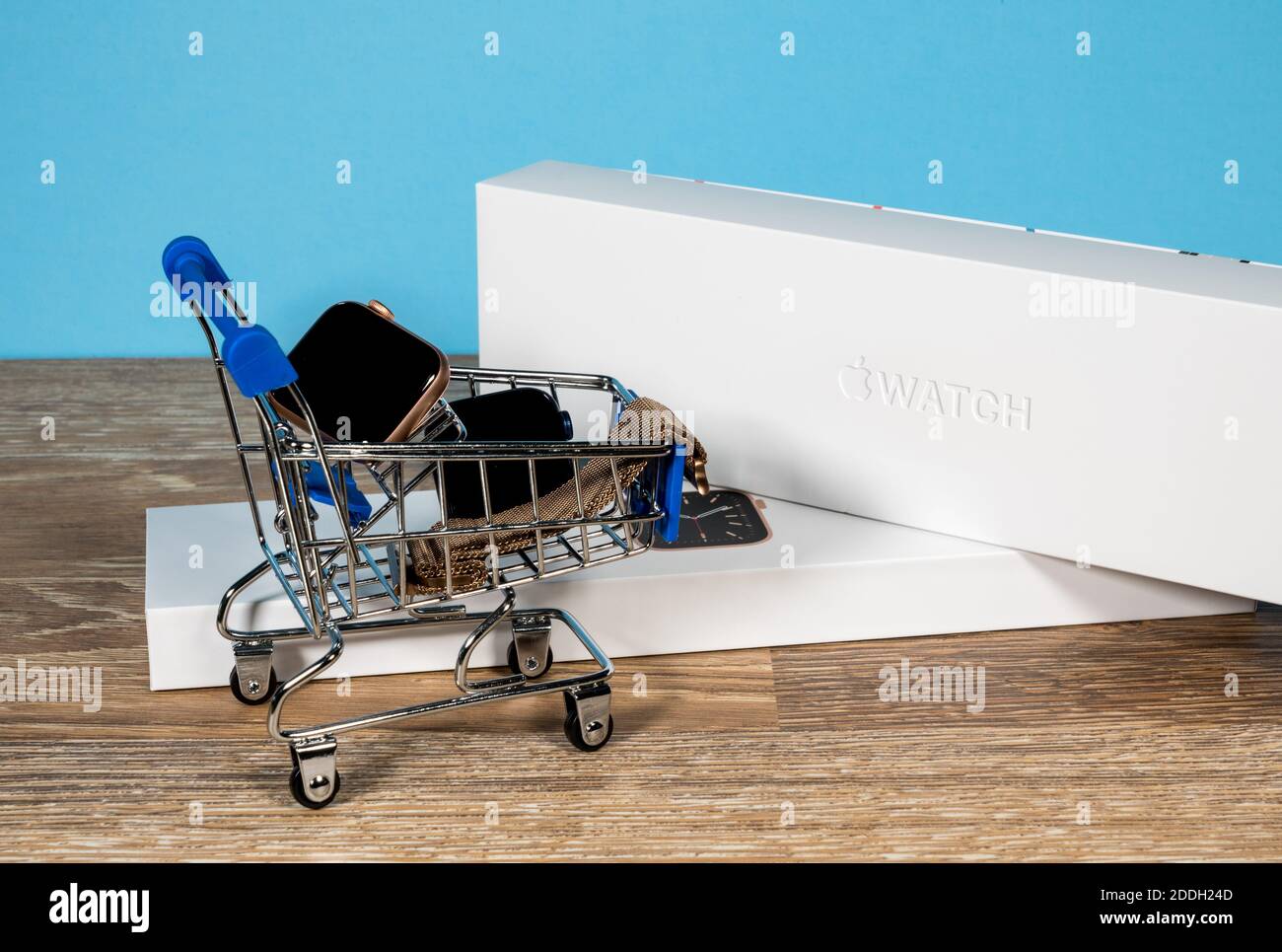 Morgantown, WV - 24 November 2020: Apple watch series six in shopping cart with gold wristband in front of the product box Stock Photo