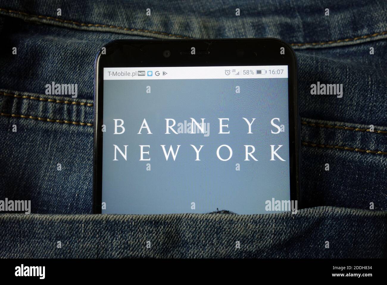 Barneys new york exterior hi-res stock photography and images - Alamy