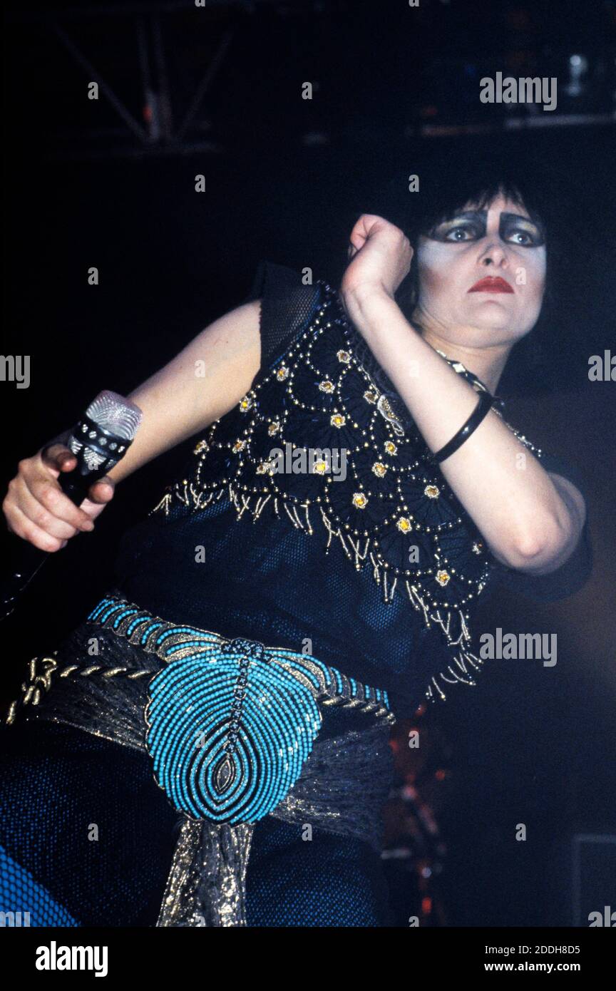 Siouxsie Sioux From Siouxsie And The Banshees Live At Hammerswithh Palais London June 24 1984