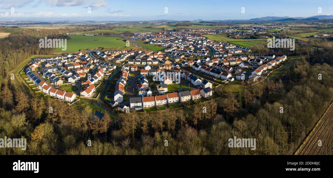 Aerial view of Calderwood village housing estate on the outskirts of East Calder, West Lothian, Scotland. Stock Photo