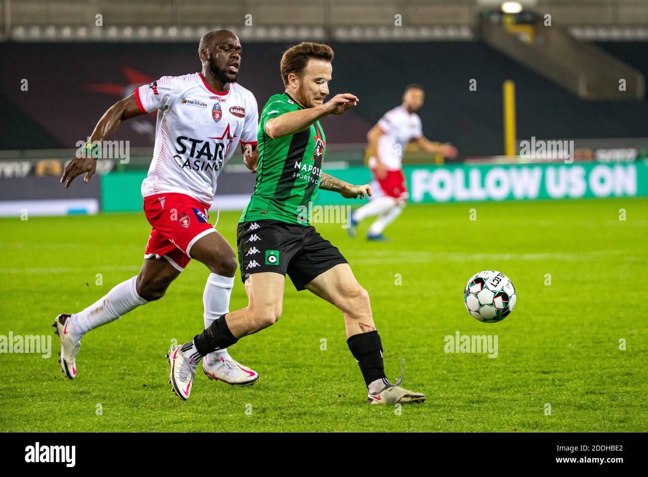 Mouscron's Jean Onana and Cercle's Dino Hotic fight for the ball during a postponed soccer match between Cercle Brugge KSV and RE Mouscron, Wednesday Stock Photo