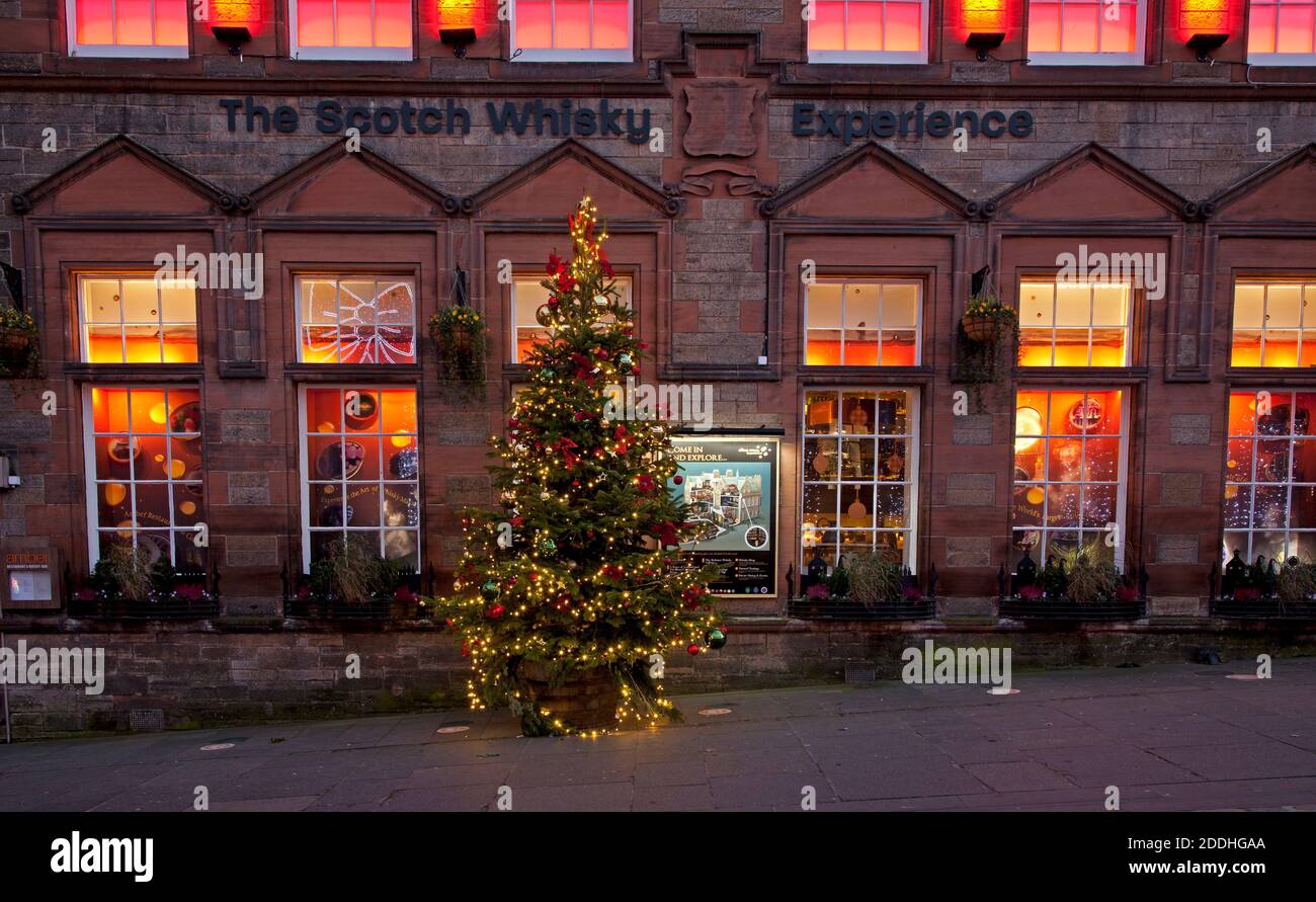 Edinburgh Christmas Tree City Centre High Resolution Stock Photography And Images Alamy