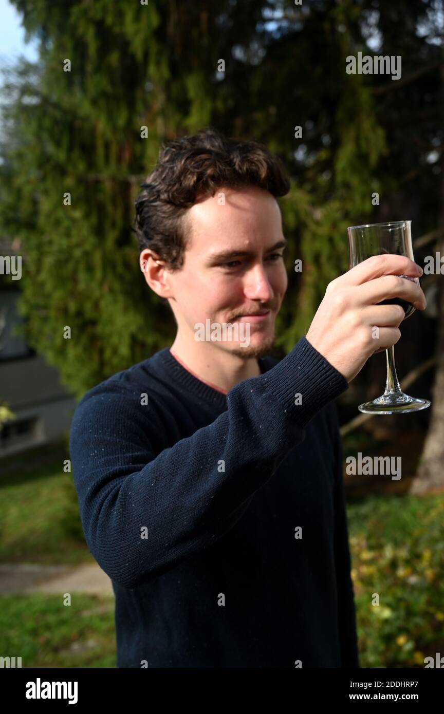 Tastng wine in a natural environment Stock Photo
