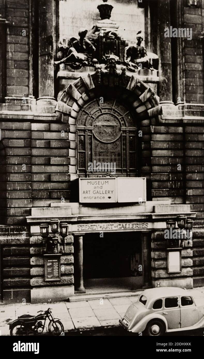 Entrance to the Birmingham Museum and Art Gallery extension (Feeney