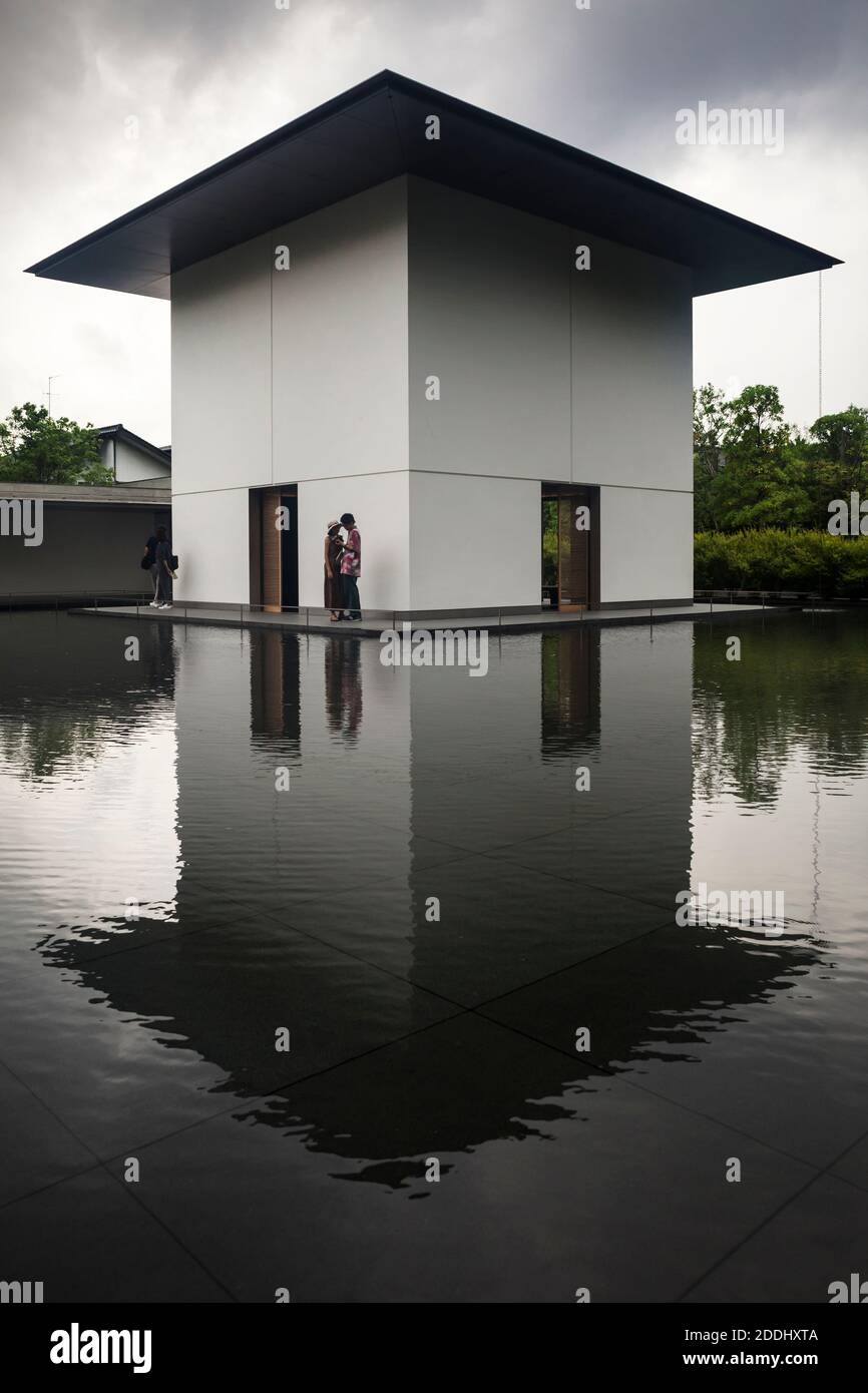 Vertical view of the D.T. Suzuki Museum Contemplative Space and Water Mirror Garden, Kanazawa, Japan Stock Photo