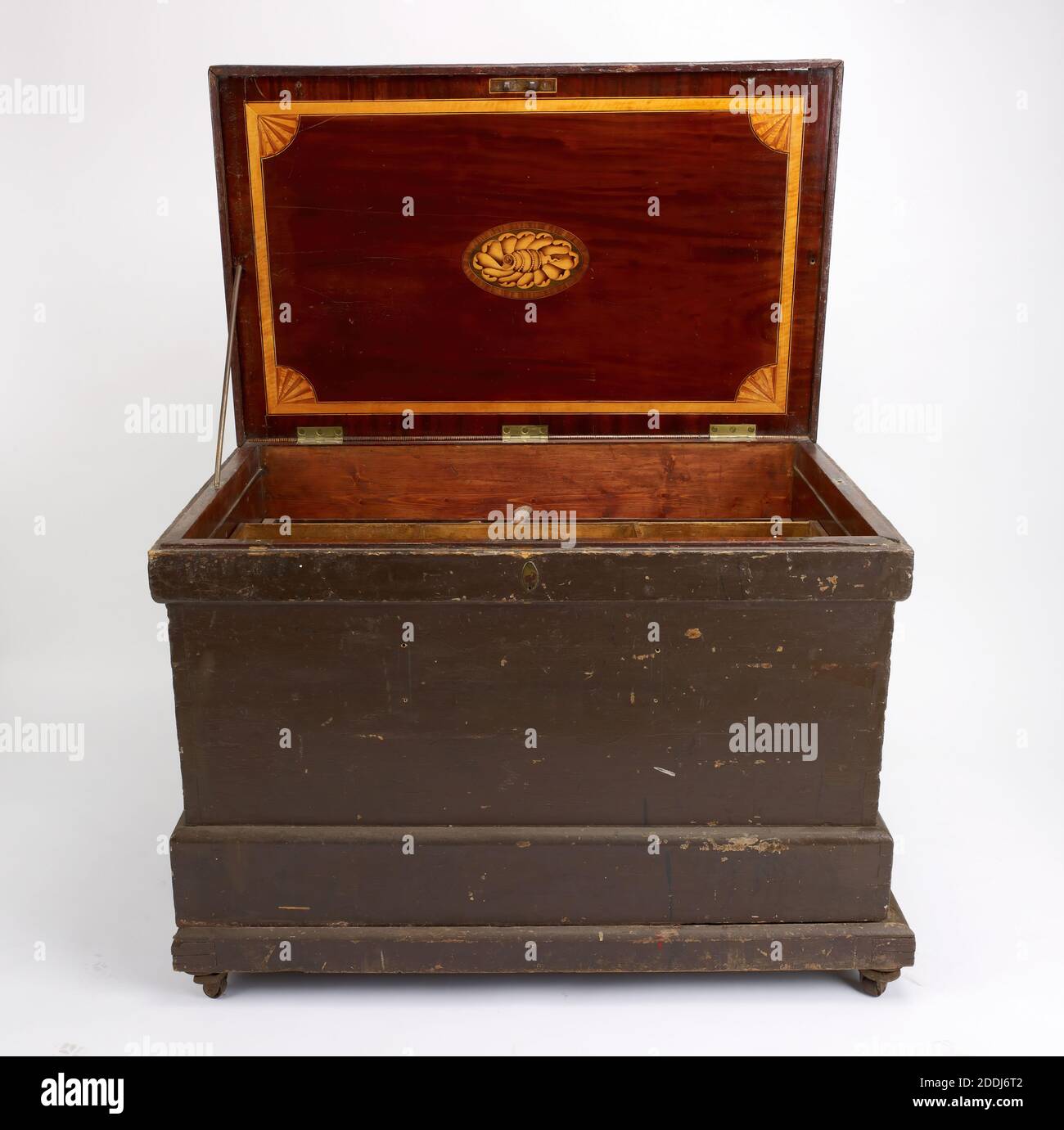 The 'Dolling' Tool Chest, 1780-1790, Large tool chest with hinged lid to top. pine carcass, the interior fitments of oak & pine, veneered with Spanish mahogany, inlaid with various woods., Social history, Wooden, Box, Work, Carpenter Stock Photo