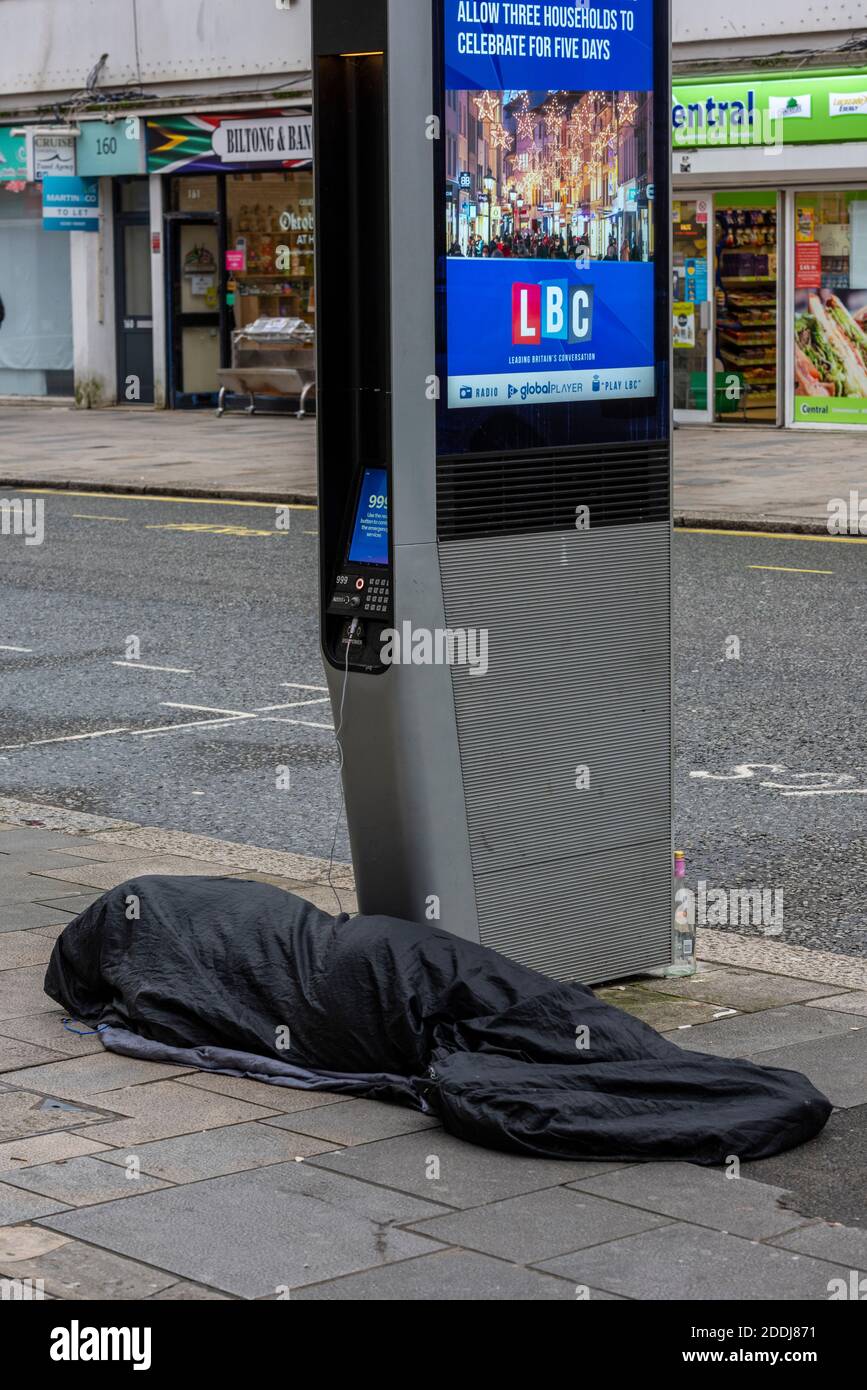 Homeless mobile phone hires stock photography and images Alamy