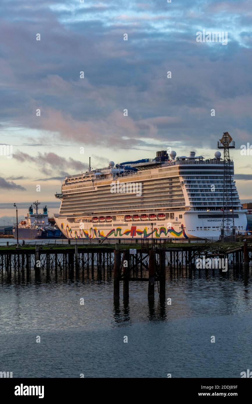 The Norwegian Cruise Liner Norwegian Encore Alongside At Southampton In An Evening Light With Old Jetty In The Foreground Stock Photo Alamy