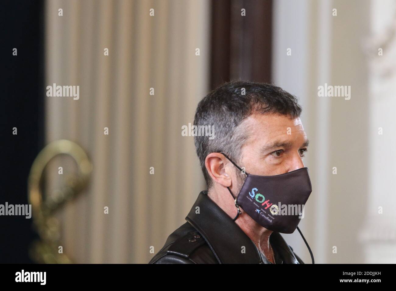 November 25, 2020: November 25, 2020 (Malaga) The Malaga actor Antonio Banderas was interviewed today in the hall of mirrors of the Malaga city hall by Carlos Alsina and asked : Where were you 30 years ago? '' 30 years ago was arriving in Los Angeles'' Antonio Banderas presents in More than One his new project that presents and directs, 'Scene in Black and White' available on December 15 on Amazon Prime Video Credit: Lorenzo Carnero/ZUMA Wire/Alamy Live News Stock Photo