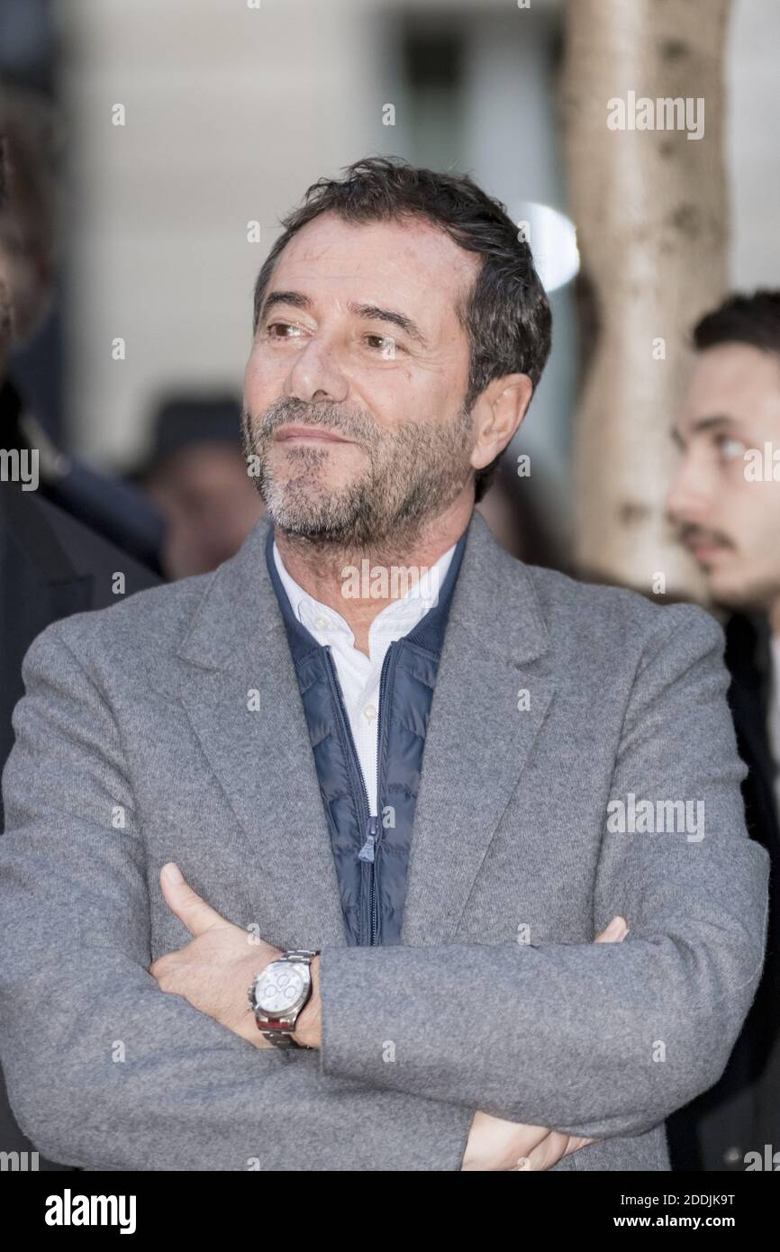 Bernard Montiel, French broadcaster and actor, during the opening ceremony of the Exposition GV Monumental for FIAC, Hotel Prince de Galles, Paris, France. Photo by Jana Call me J/ABACAPRESS.COM Stock Photo