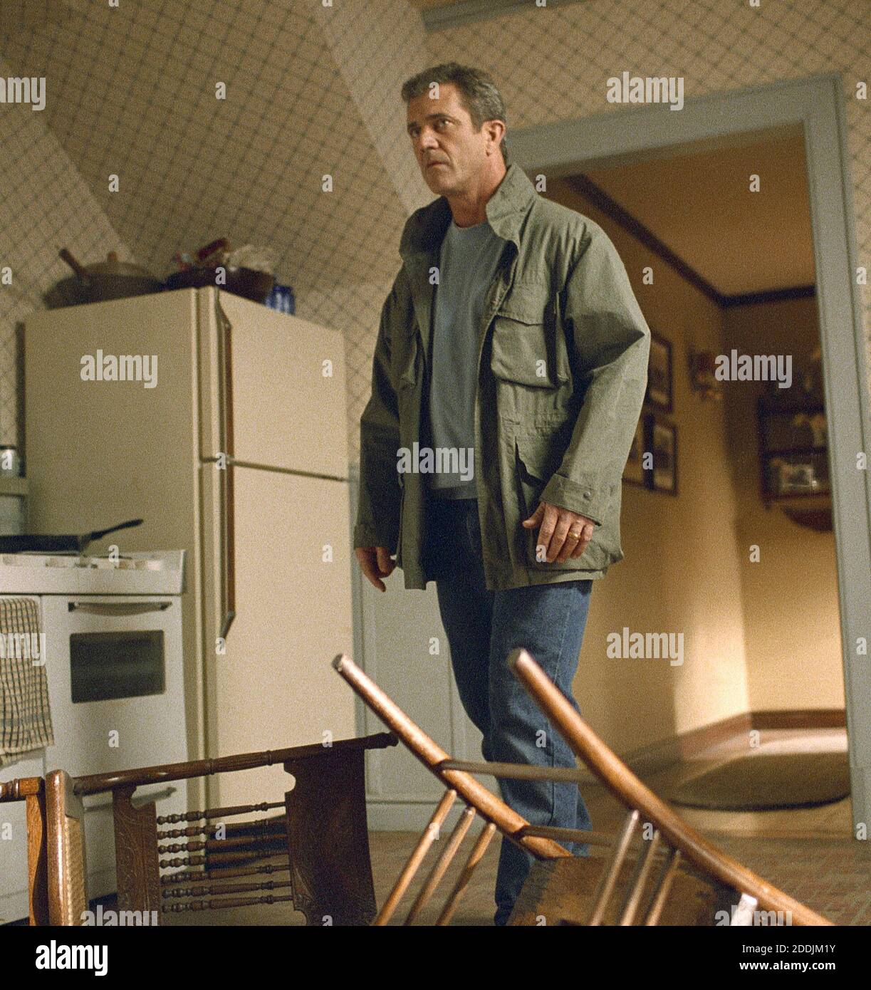 Mel Gibson, 'Signs' (2002)  Photo credit: Touchstone / The Hollywood Archive / File Reference # 34078-0326FSTHA Stock Photo
