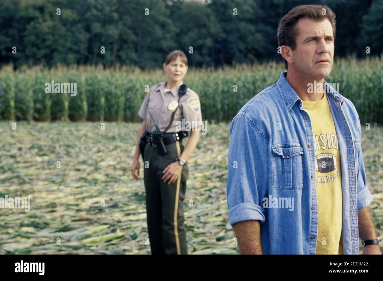 Mel Gibson, 'Signs' (2002)  Photo credit: Touchstone / The Hollywood Archive / File Reference # 34078-0325FSTHA Stock Photo