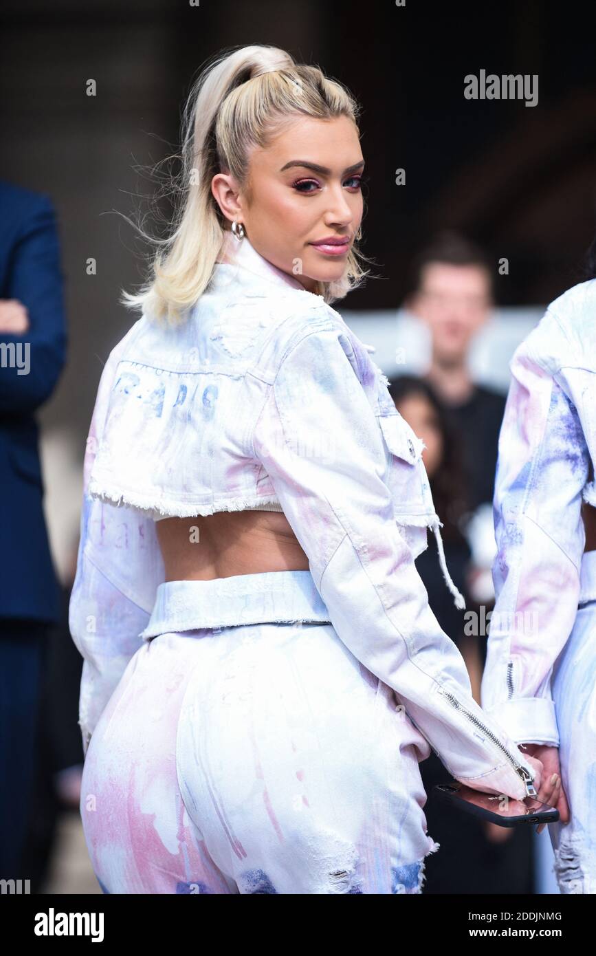 Anastasia Karanikolaou Outfits