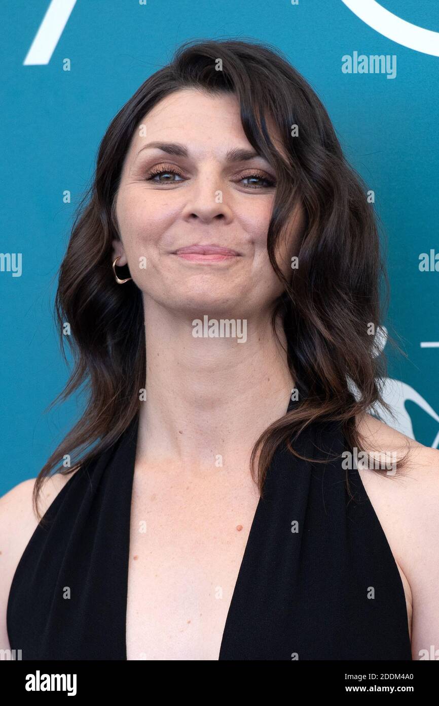 Hannah Chodos attending the 45 Seconds of Laughter Photocall as part of