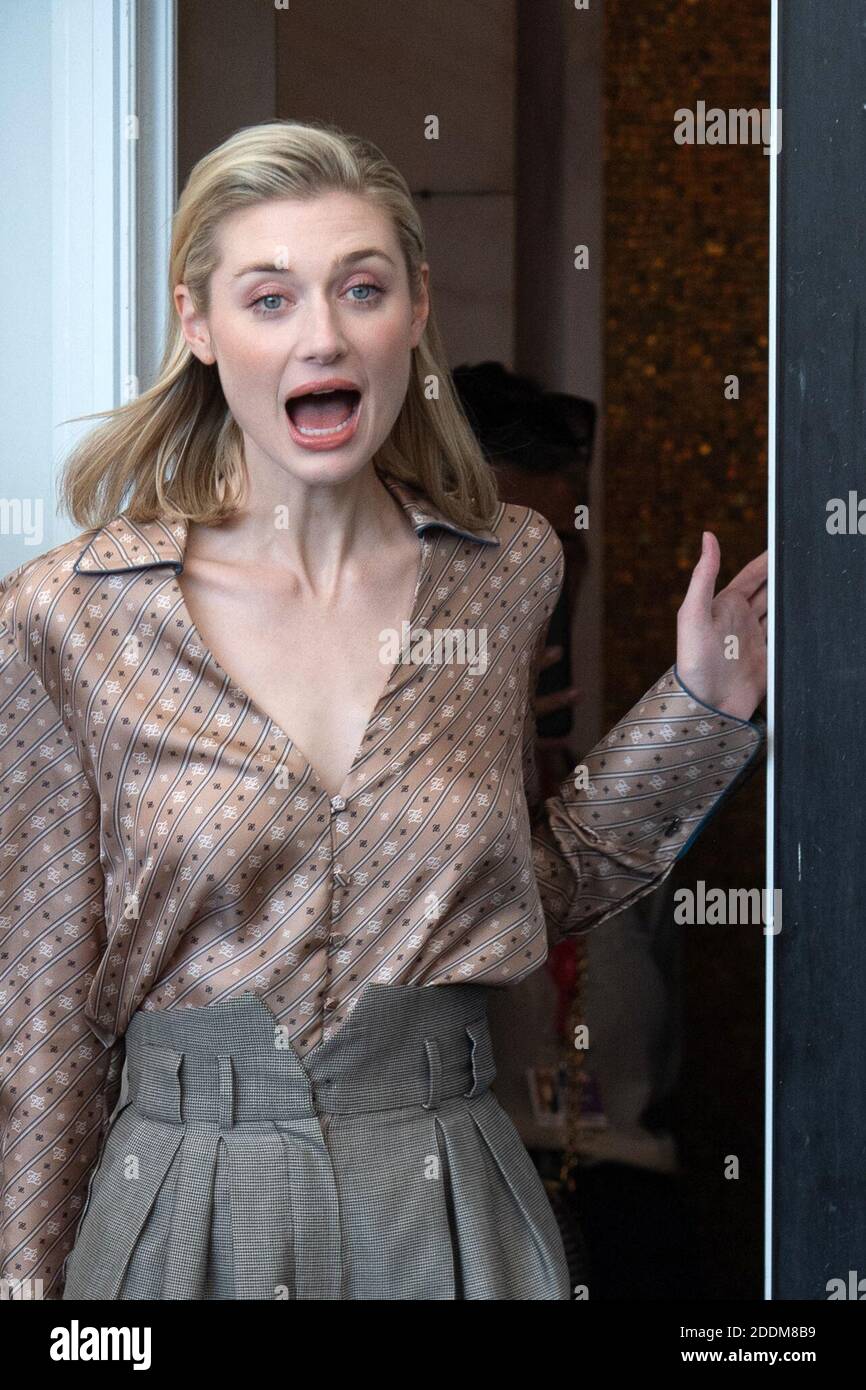 Elizabeth Debicki attending The Burnt Orange Heresy Photocall as part
