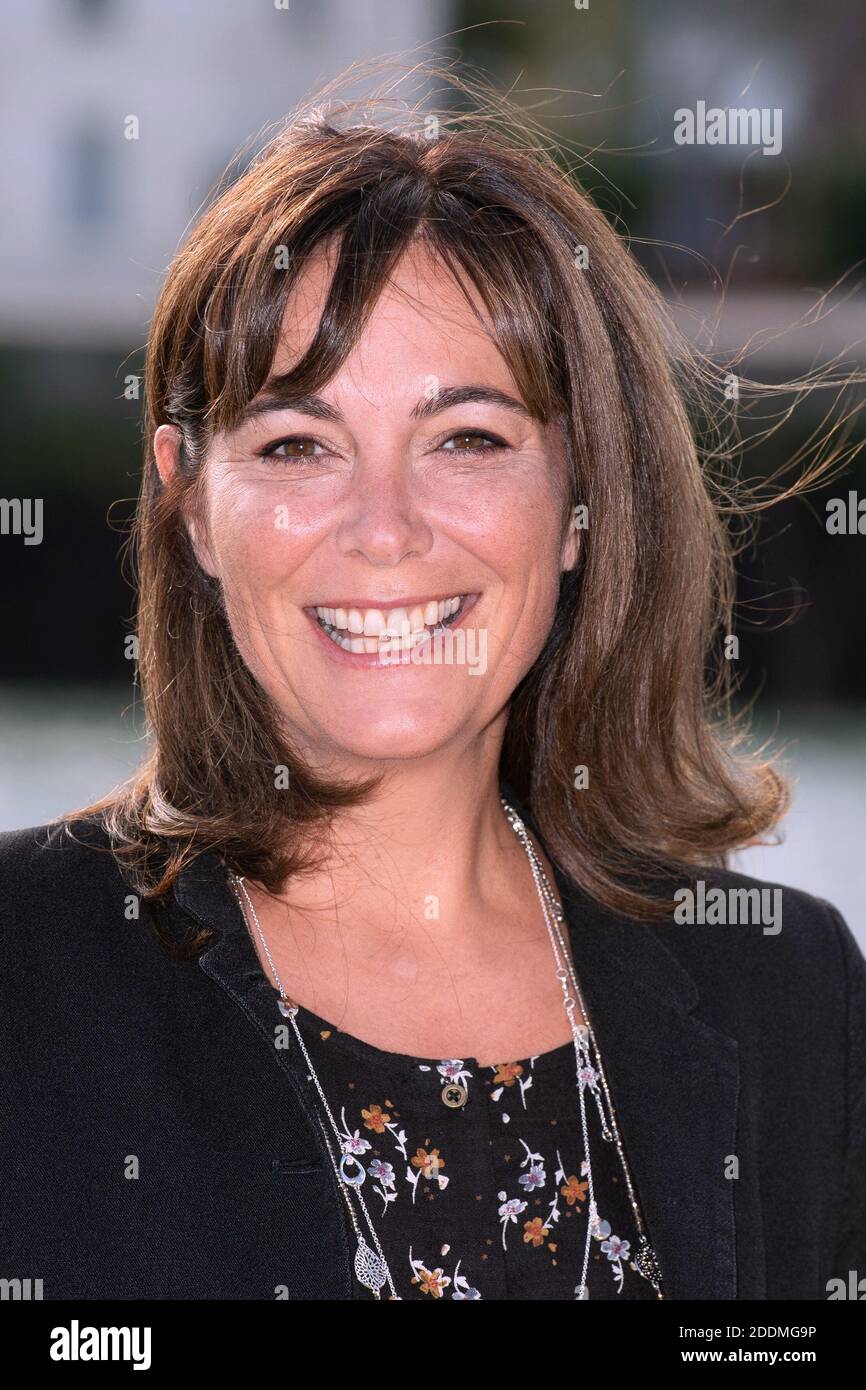 fiona-dolman-attending-a-photocall-as-part-of-the-21st-festival-of-tv