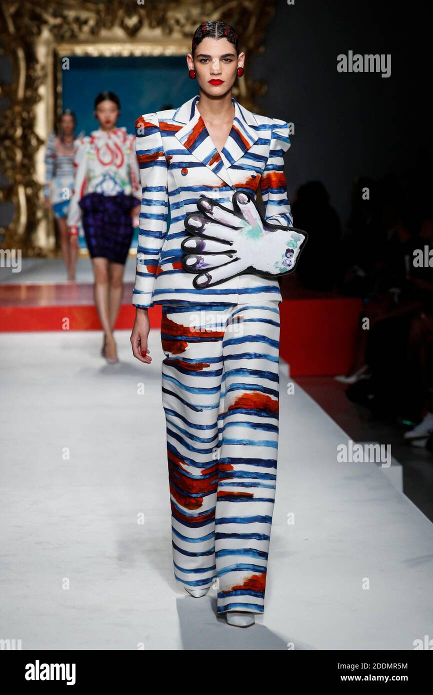 A model walks the runway at the Moschino show during the Milan Fashion Week  Spring/Summer 2020 on September 19, 2019 in Milan, Italy. Photo Alain  Gil-Gonzalez/ABACAPRESS.COM Stock Photo - Alamy