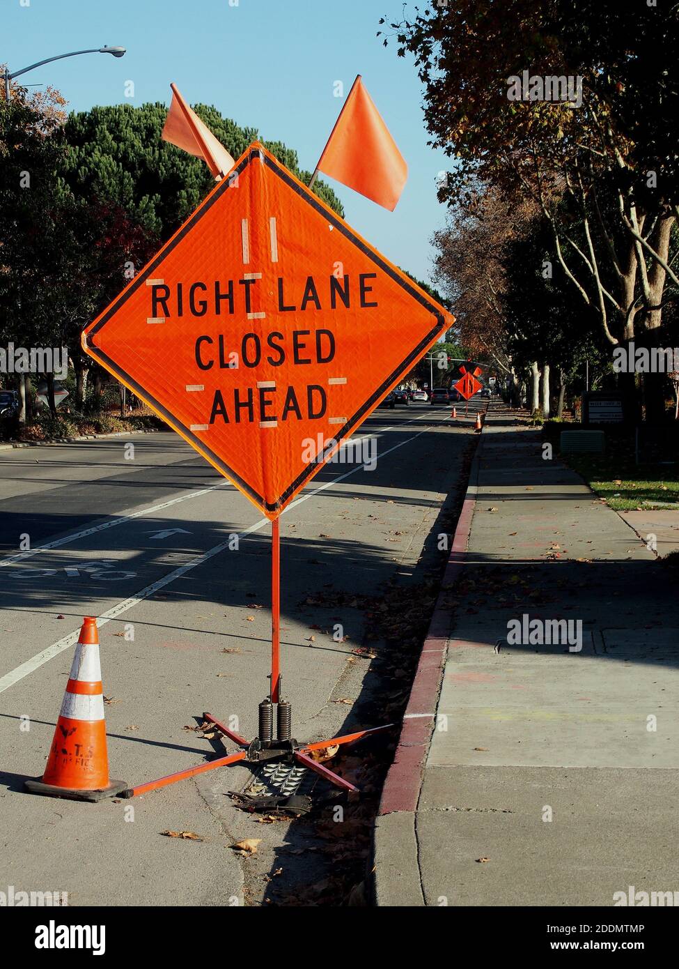 right lane closed ahead temporary traffic sign on Alvarado Niles Blvd in Union City, California Stock Photo