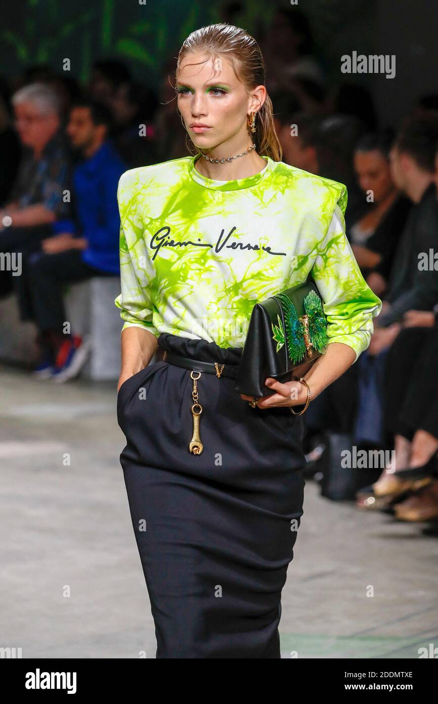 VERSACE WOMEN'S SPRING-SUMMER 2020 COLLECTION