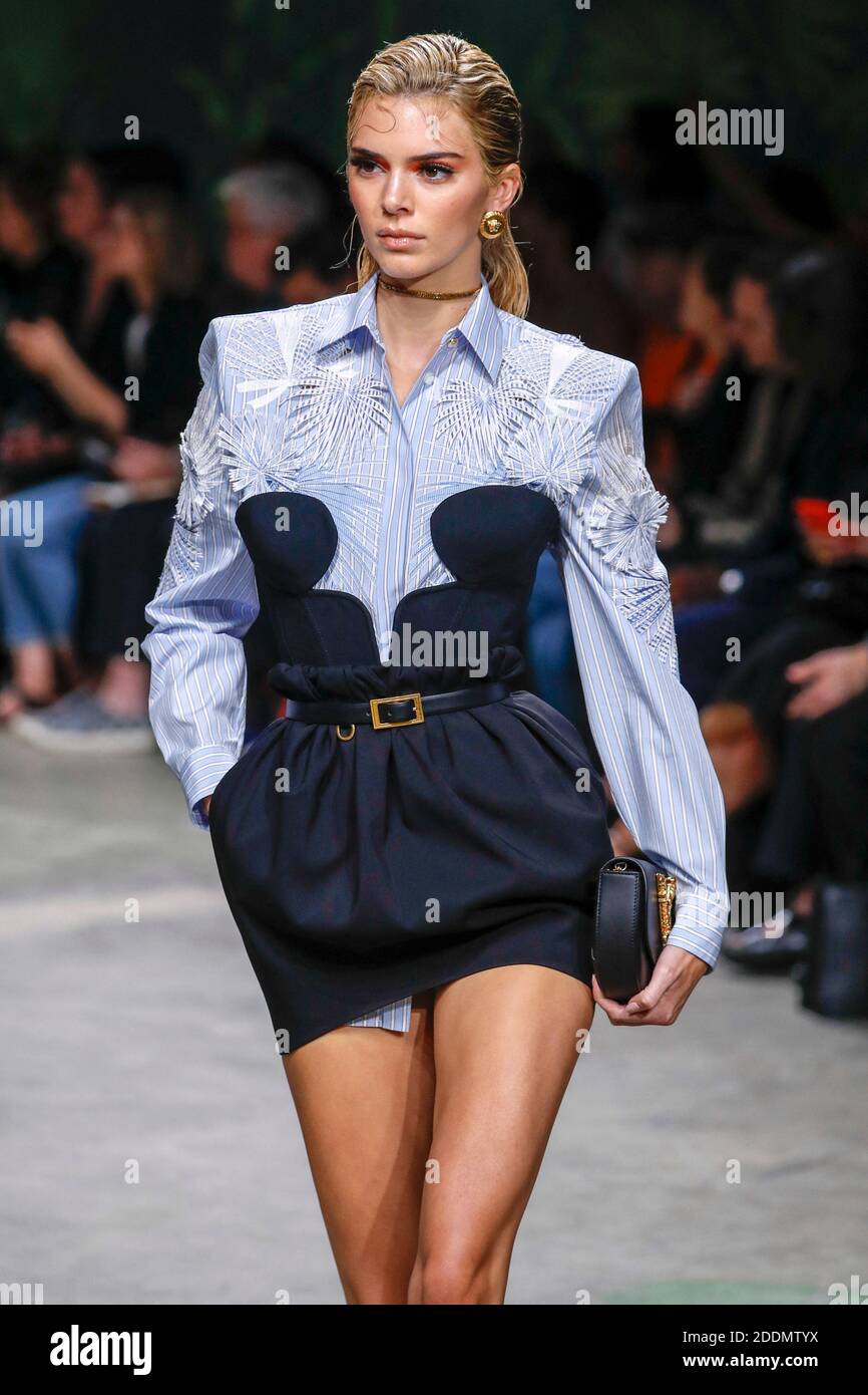 https://c8.alamy.com/comp/2DDMTYX/kendall-jenner-walks-the-runway-at-the-versace-ready-to-wear-fashion-show-during-the-milan-fashion-week-springsummer-2020-on-september-20-2019-in-milan-italy-photo-by-alain-gil-gonsalezabacapresscom-2DDMTYX.jpg